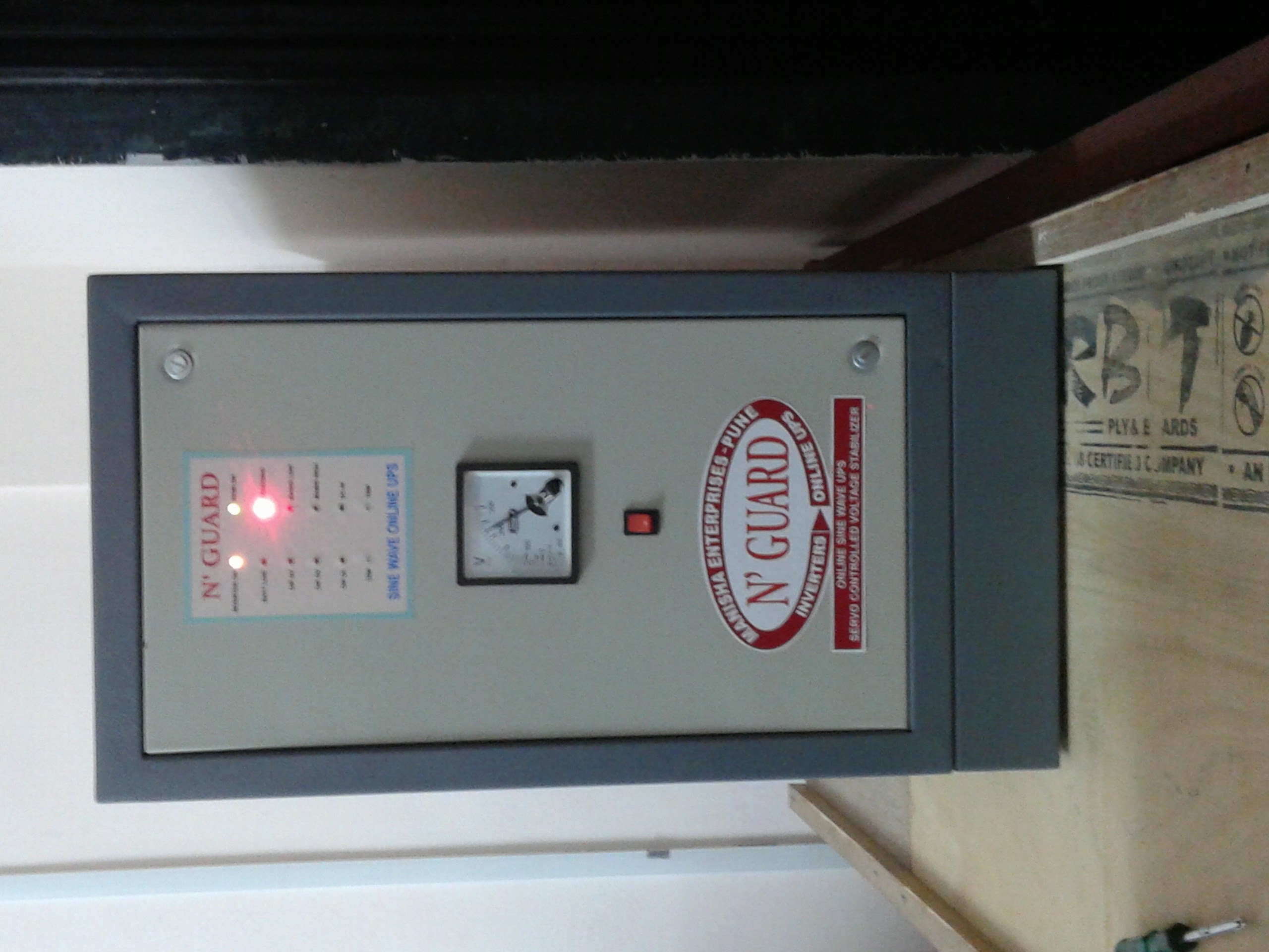 Online UPS system - uninterruptible power supply for critical applications